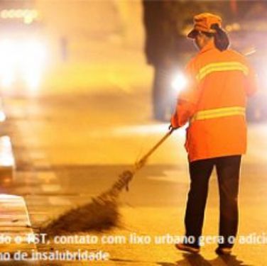 Por contato com lixo urbano, varrer rua gera adicional m�ximo de insalubridade